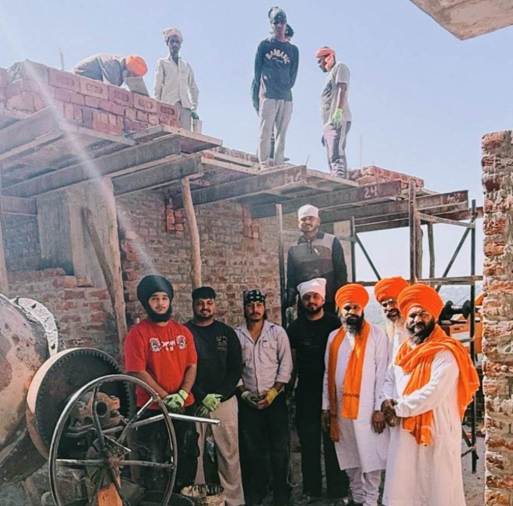 As part of the Kar Seva at the holy place of Shri Khuralgarh Sahib the lanter for the fourth decorative dome of Darbar Sahib was laid